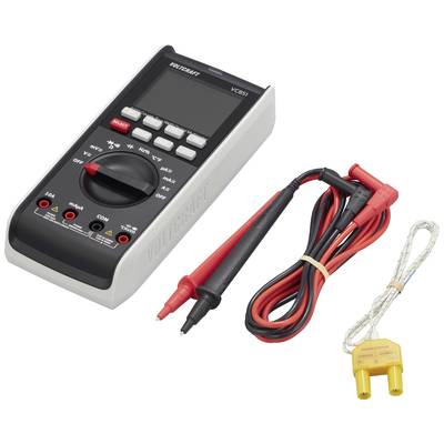 Ett digitalt multimeter med display, vridomkopplare och knappar bredvid röda och svarta mätsladdar samt en gul K-typ-adapter.