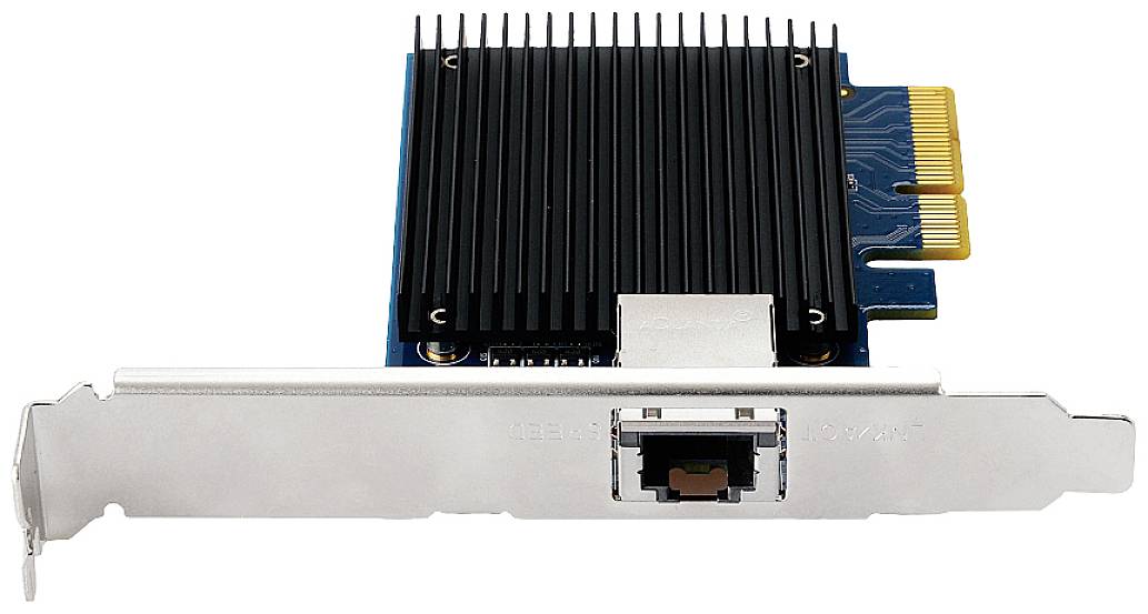 Nätverkskort med kylflänsar och PCIe-anslutning, lämplig för installation i en dator för att förbättra nätverksanslutningen.