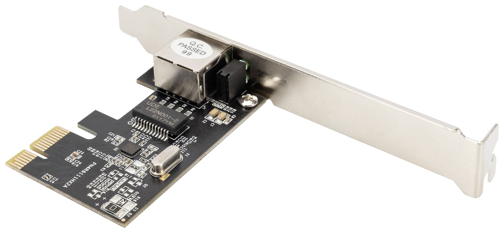 Ett PCIe-nätverkskort med metallhållare, lämpligt för installation i en dator. Innehåller elektroniska komponenter på ett svart kretskort.