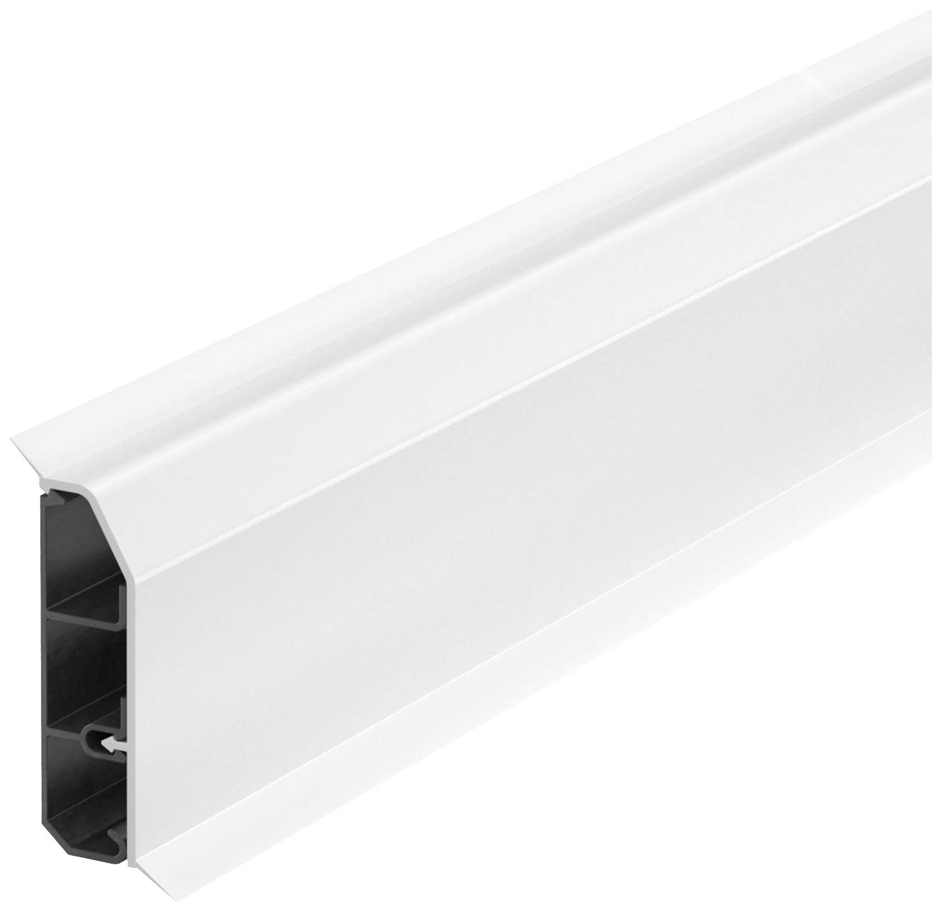 Vit kabelkanalsöverdrag i närbild som visar en smal, modern design. Perfekt för prydlig kabelhantering i bostads- eller kontorsmiljöer.