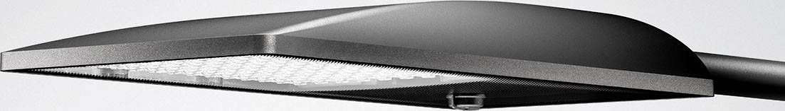 En modern, rektangulär gatulampa i mörkgrått med plan yta, sedd från sidan.