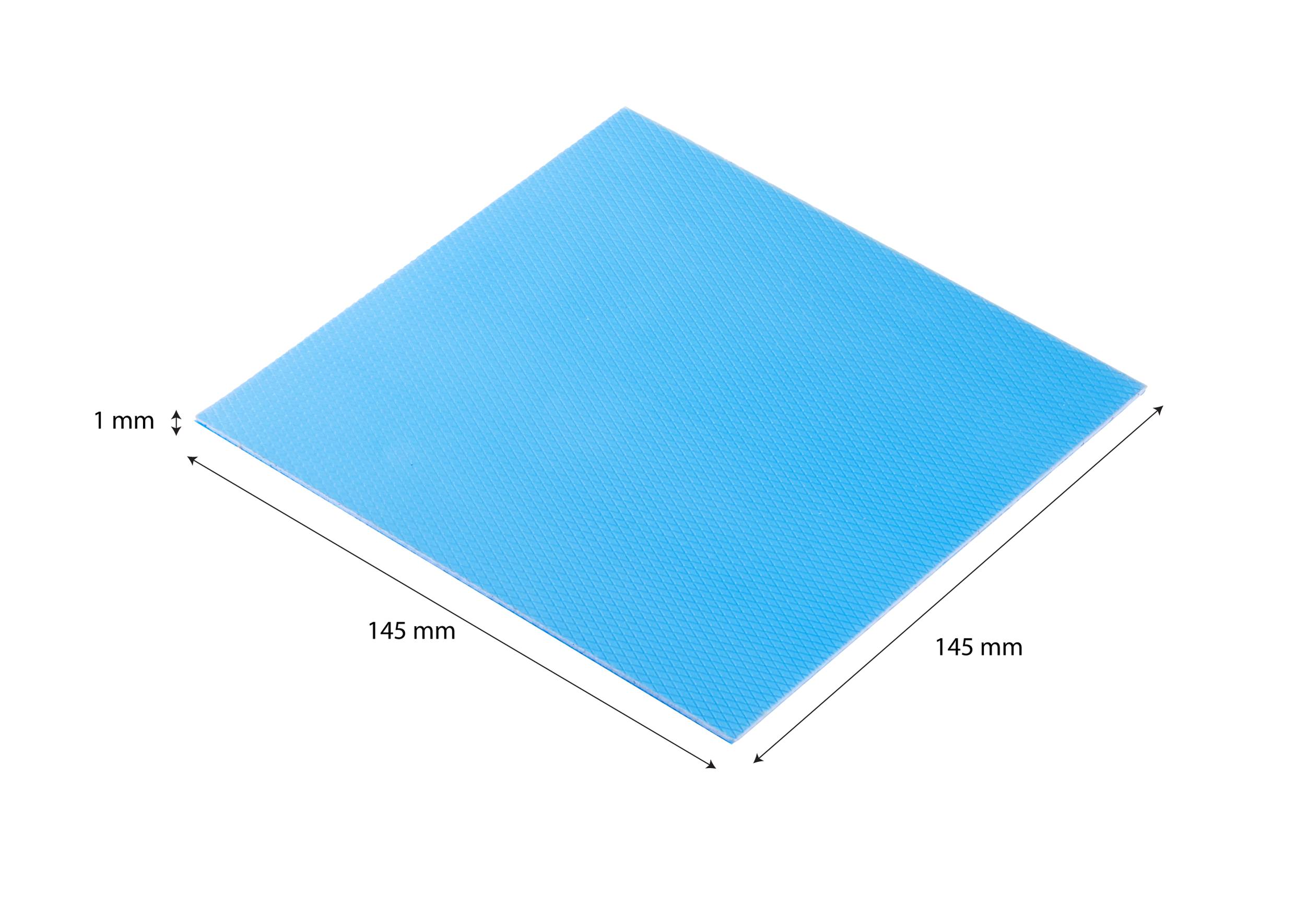 Ett rektangulärt, blått filtstycke med måtten 145 mm x 145 mm och en tjocklek på 1 mm.