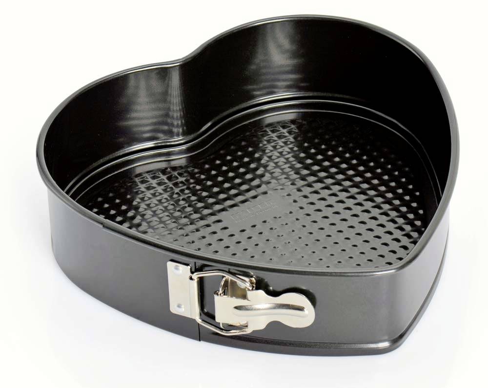 Hjärtformad springform av metall med non-stick-beläggning och sidolås. Perfekt för bakning av tårtor.