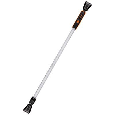 Justerbar teleskopstång med svart och orange handtag, lämplig för mångsidig användning.