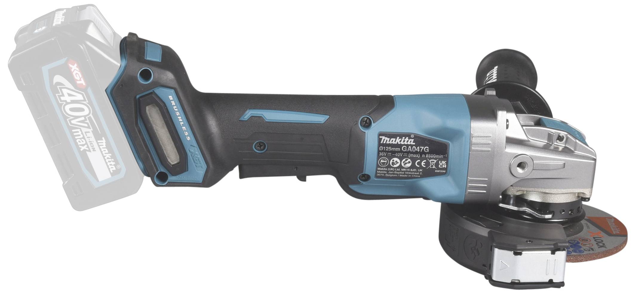 En blå och svart batteridriven vinkelslip med monterat slipblad. I bakgrunden syns en 40V-batteriindikator.
