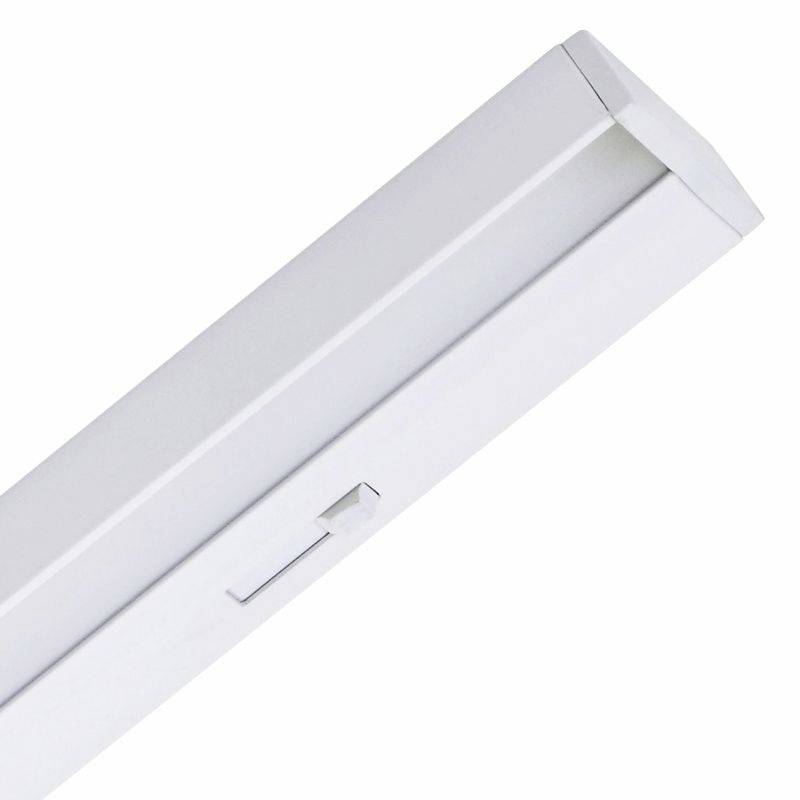 En vit persienne med en switch på sidan, rektangulär form.