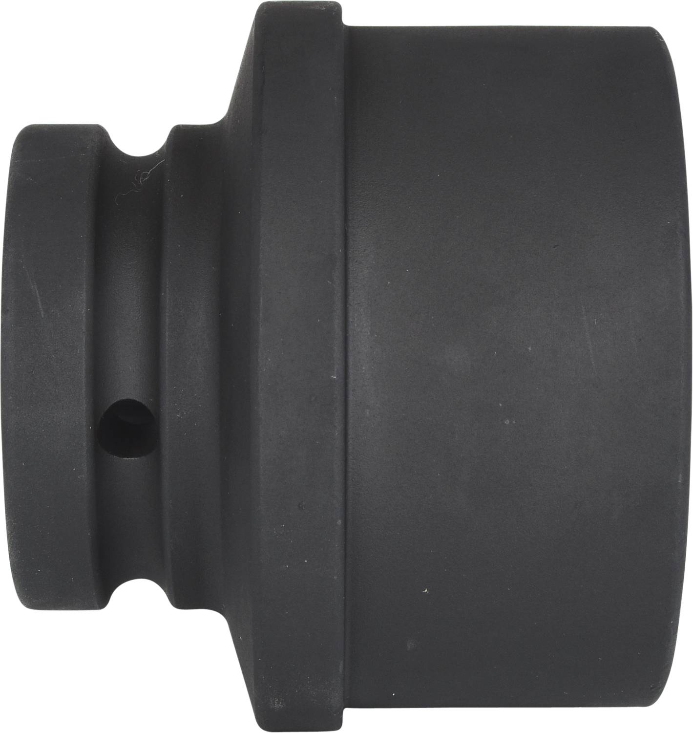 Svart grå adapter eller anslutningsstycke med rundad, industriell design.
