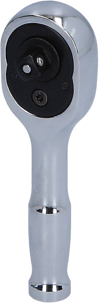 En silverfärgad spärrskaft med ergonomiskt grepp, lämplig för mekaniska arbeten och för att dra åt eller lossa skruvar.