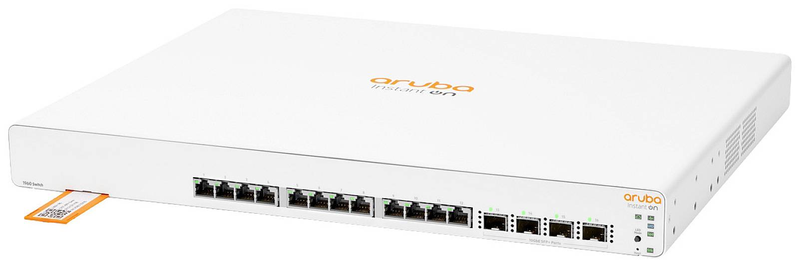 En vit nätverksswitch med flera Ethernet-portar på framsidan, märkt med 'Aruba Instant On'.