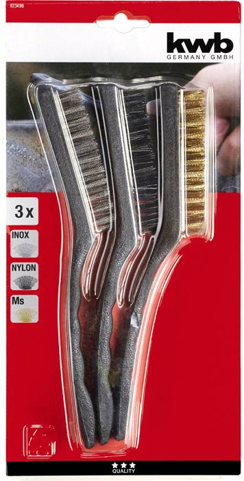 Tre stålborstar på röd kartong: Borstar av rostfritt stål, nylon och mässing med ergonomiska handtag. '3x' och varumärke synligt längst upp till höger.