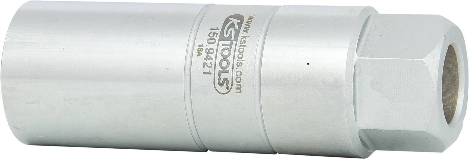 Ett silvergrått sexkantigt slagskruvnyckeluttag med 'Kstools' inskription, modellnummer 150.821, på en vit yta.