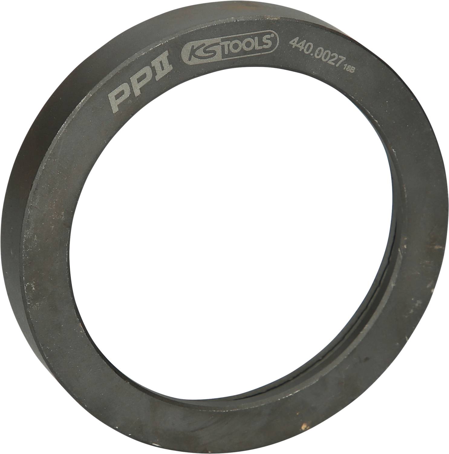 En svart metallring med gravyrerna 'PP II', 'KS TOOLS' och numret '440.0027' på ytan.