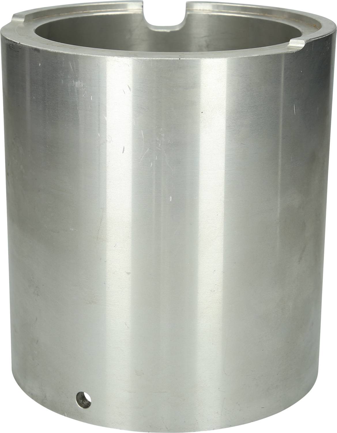 Metallisk cylinder med blank yta och en urgröpning vid överkanten, sannolikt en mekanisk komponent.