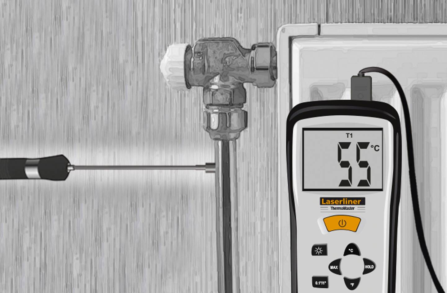 Mätinstrumentet visar '55 °C' och mäter temperaturen på ett värmrör intill en radiatorventil.