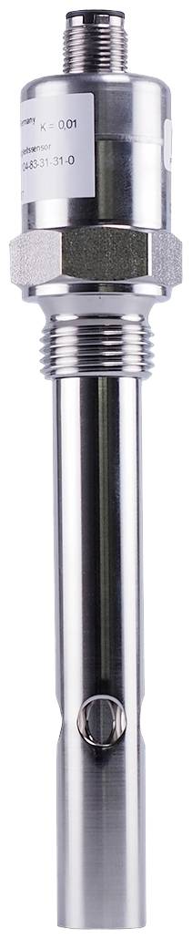 En silverfärgad sensor för industriella tillämpningar, cylindrisk, med en anslutning ovanpå och en skruvförbindning i mitten.