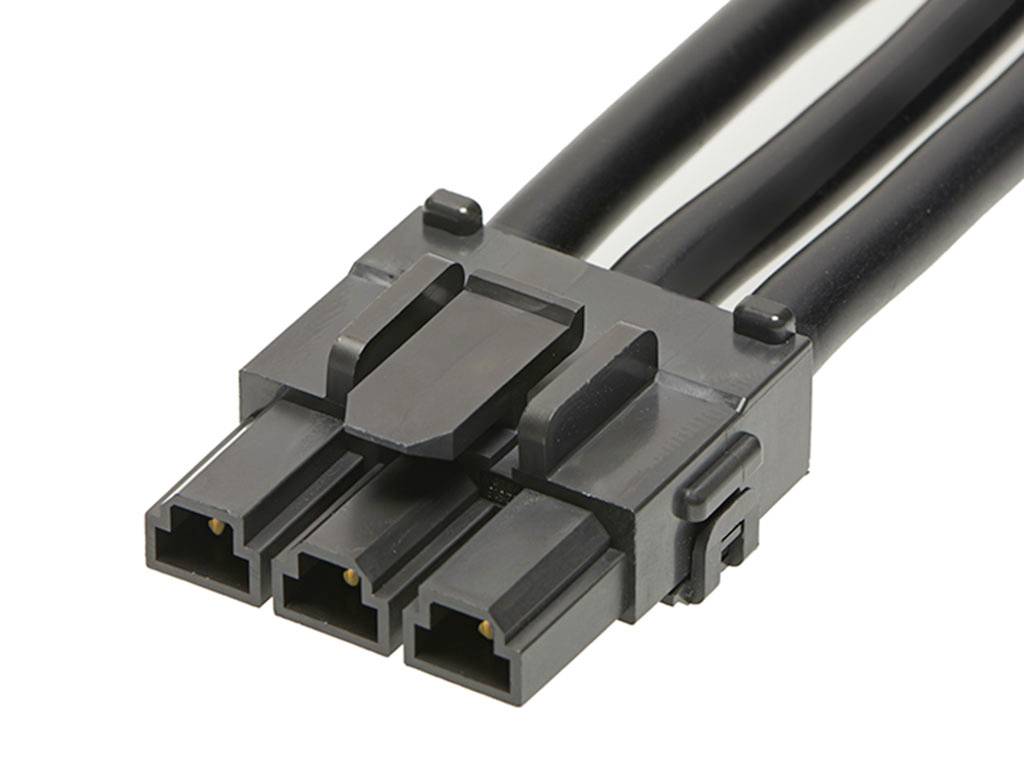 Trepolig svart kontakt med kablar, sannolikt avsedd för elektroniska enheter eller datorhårdvara.