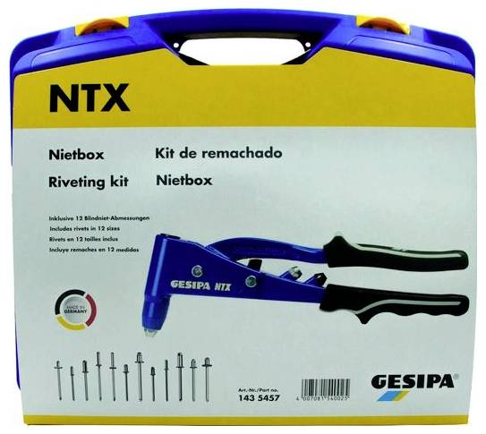 Förpackningen till 'NTX Riveting Kit' visar en bild av ett blått nitningsverktyg och olika nitar, med flerspråkiga etiketter och varumärket 'GESIPA'.