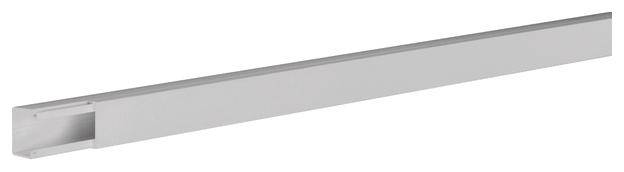 En avlång, rektangulär aluminiumskena, vanligtvis använd för fästning eller som bärregel i konstruktioner.
