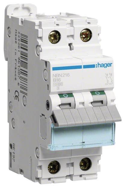 En vit, rektangulär säkringsautomat märkt 'Hager', modell NBN216. Den har två strömbrytare och används för elektrisk säkring.