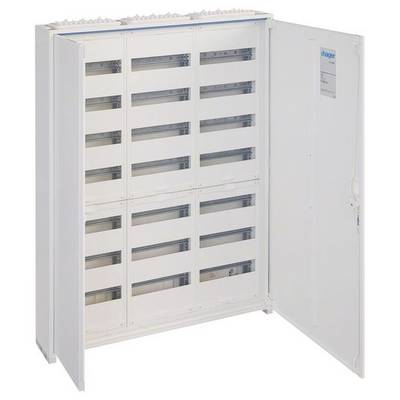 Ett öppet vitt elskåp med flera horisontella hyllor, lämpligt för elinstallationer och utrustningsförvaring.