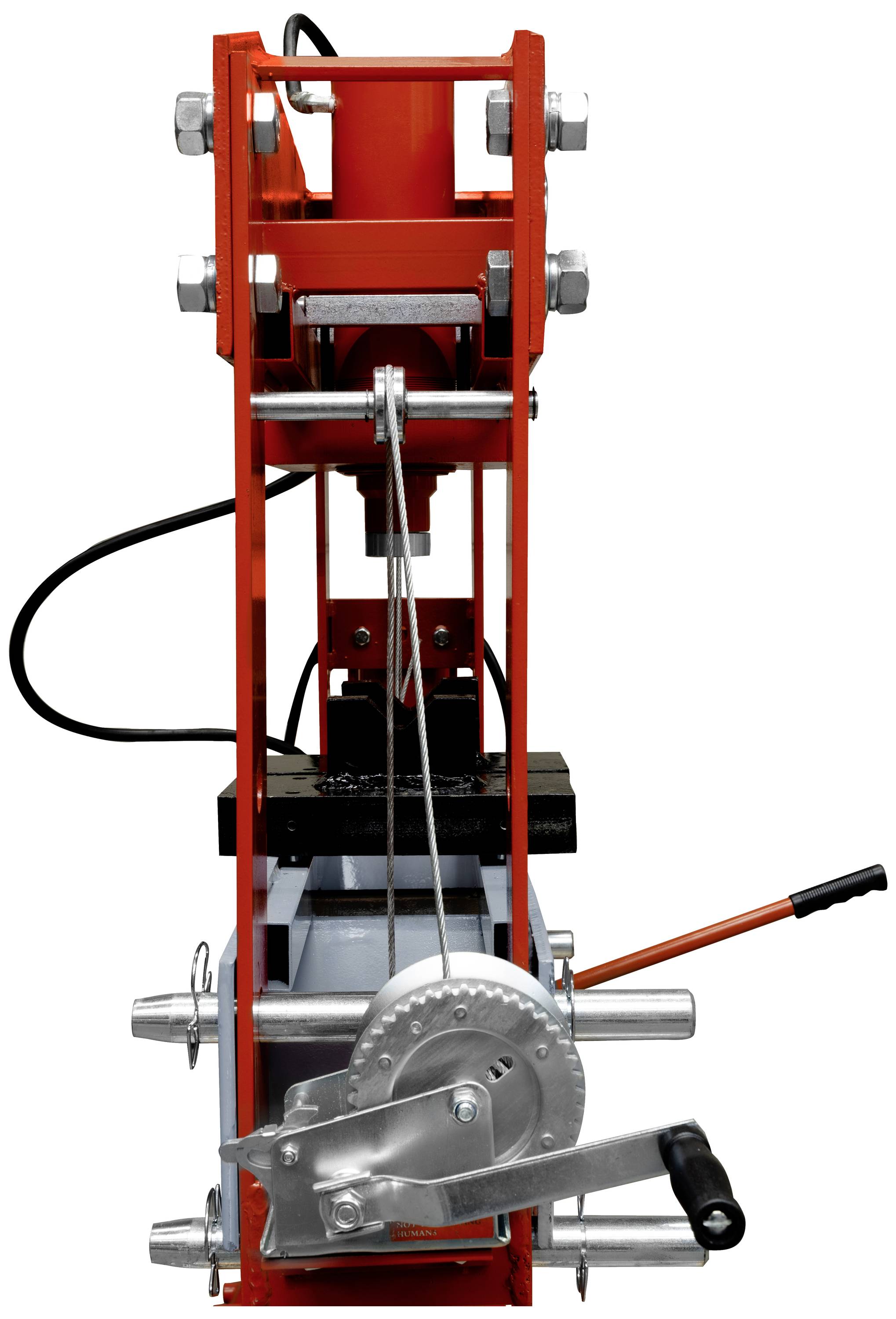 Maskin med röd ram och handvev, sannolikt för kedjejustering eller spänning, synlig med kabel och spak.