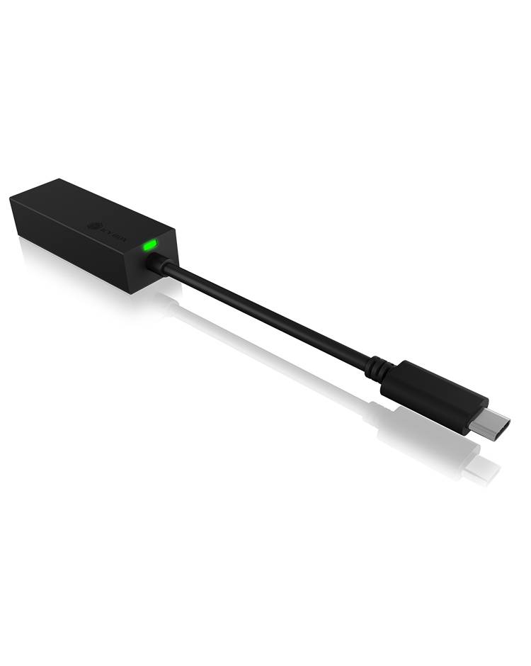 Svart adapter med USB-C-anslutning och grön indikatorlampa.