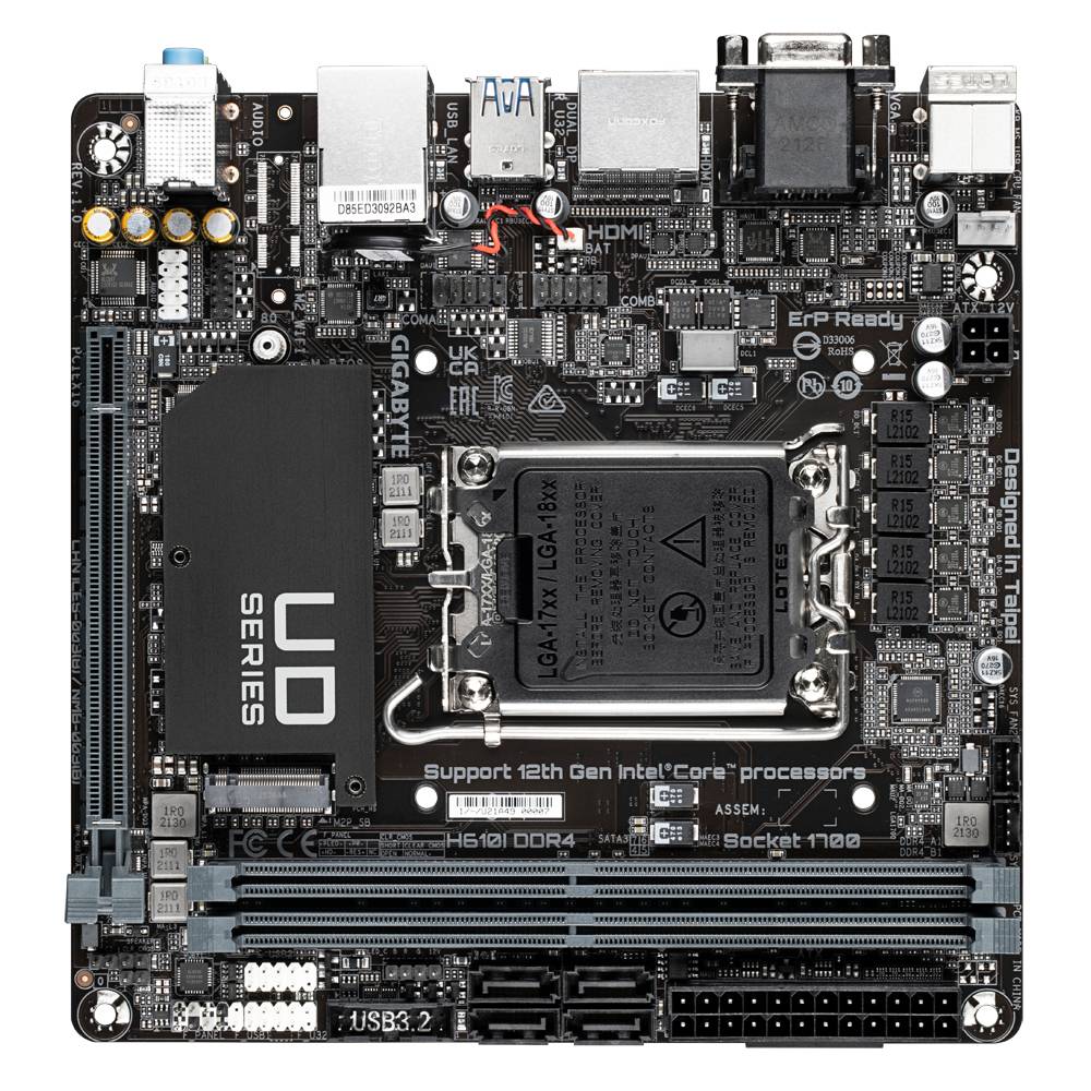 Litet moderkort med stöd för Intel Core-processor, DDR4-platser och flera anslutningar för datorinstallation.