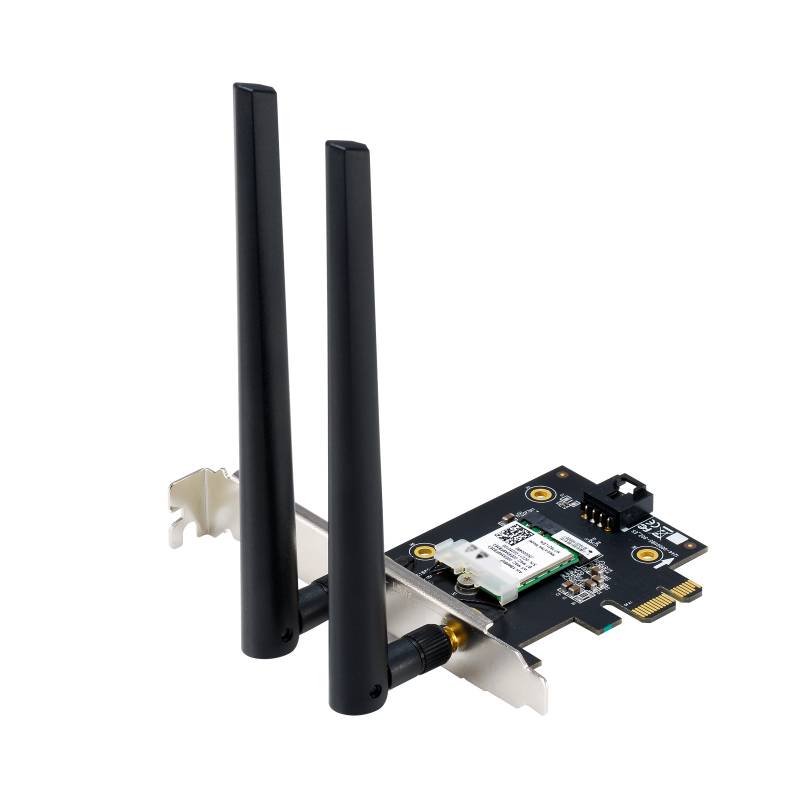 Ett svart WLAN-kort med två antenner som används för trådlös konnektivitet i en dator.
