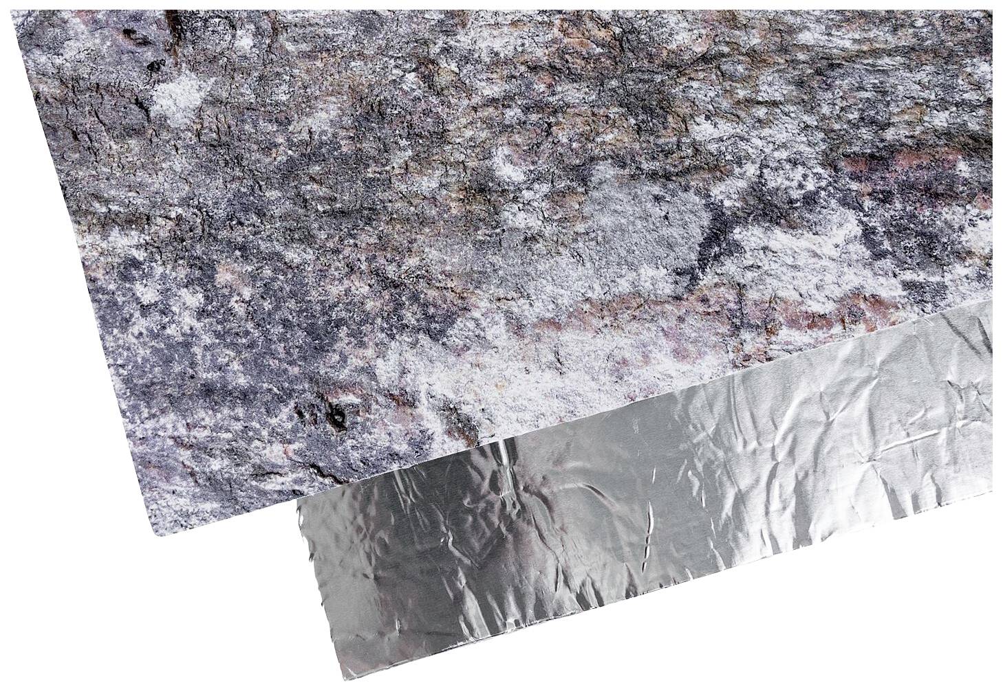 En mineralisk isoleringsplatta med en aluminiumbeläggning på baksidan, som används för värmeisolering.