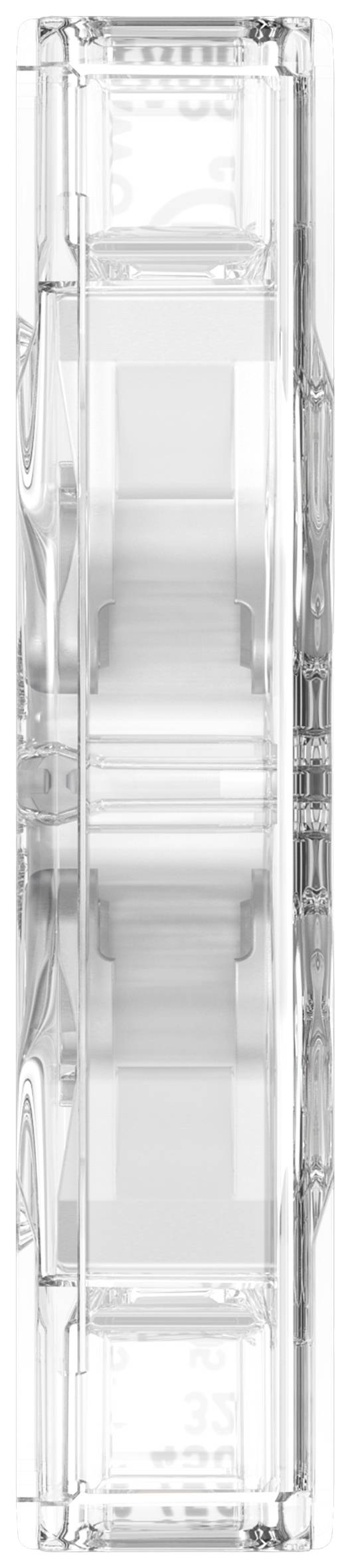 En transparent plastisk kub med inre, oidentifierbara strukturer på vit bakgrund.