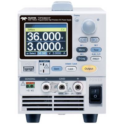 Ett programmerbart laboratorieanpassat nätaggregat med digitalt display visar spänning '36.000 V' och ström '3.0000 A'. Enheten har flera anslutningar.