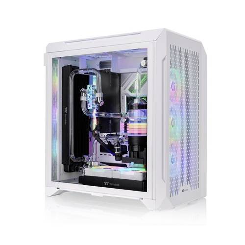 En vit datorlåda med genomskinlig sidopanel visar färgglad RGB-belysning och vattenkylning inuti.