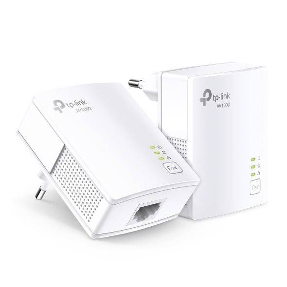 Två vita TP-Link Powerline-nätverksadaptrar, modell AV1000. En visar Ethernet-anslutningarna, den andra LED-indikatorerna för statusvisning.
