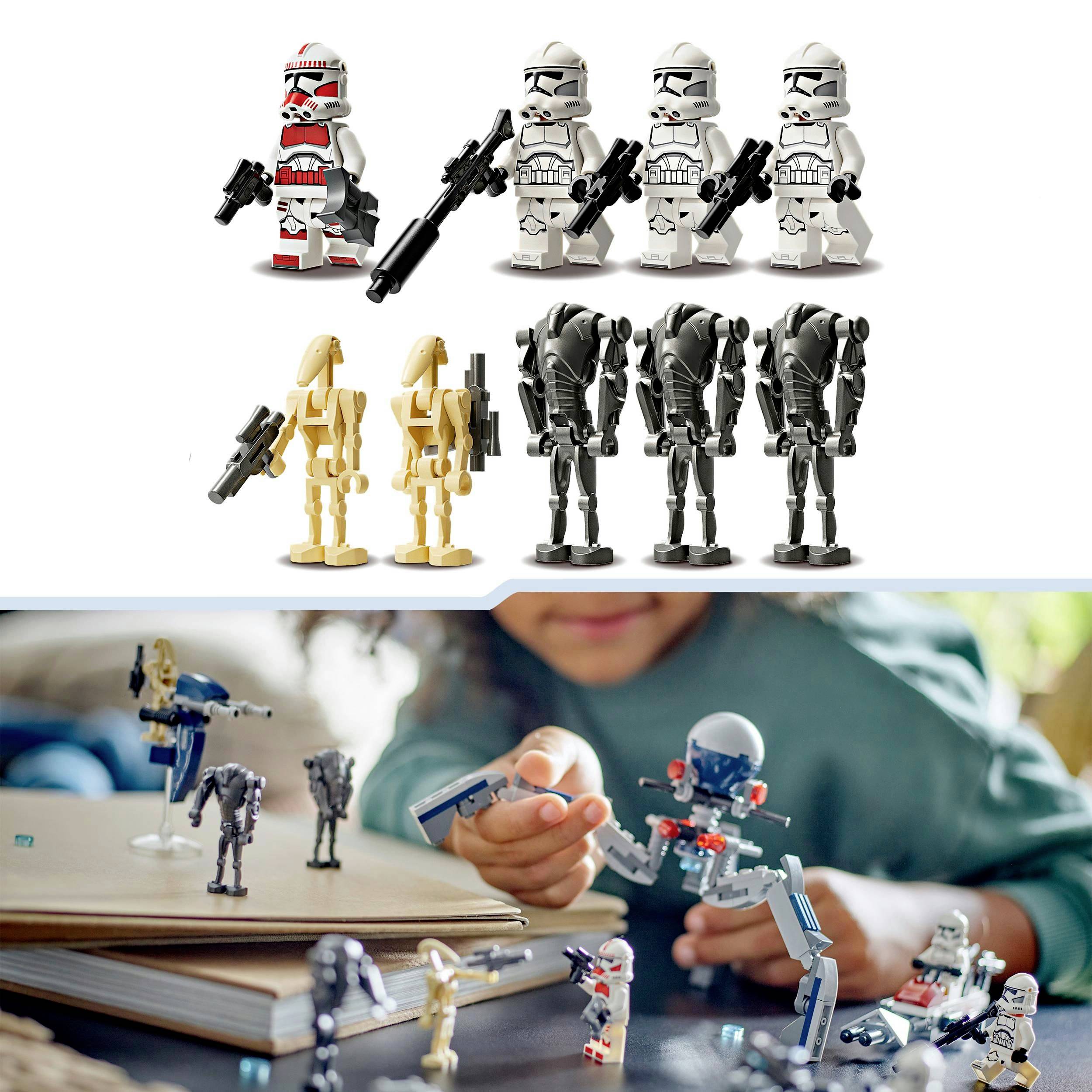 En rad Lego-figurer, inklusive stormtruppar och droider, på ett bord. Ett barn i bakgrunden leker med figurerna.