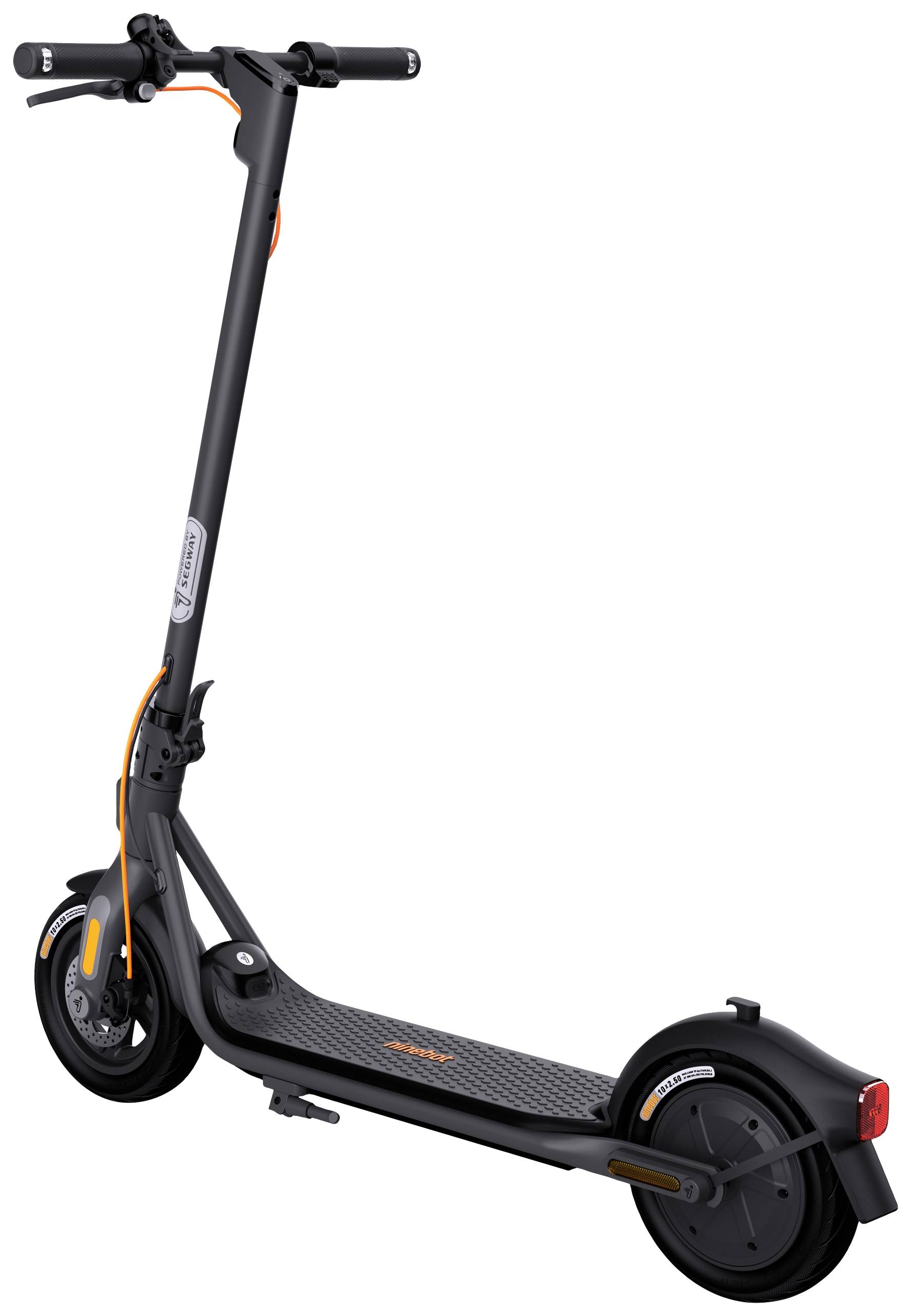 Svart elscooter med orangea detaljer. Två hjul, styrstång och fotplatta synliga. Lämplig för urban mobilitet.