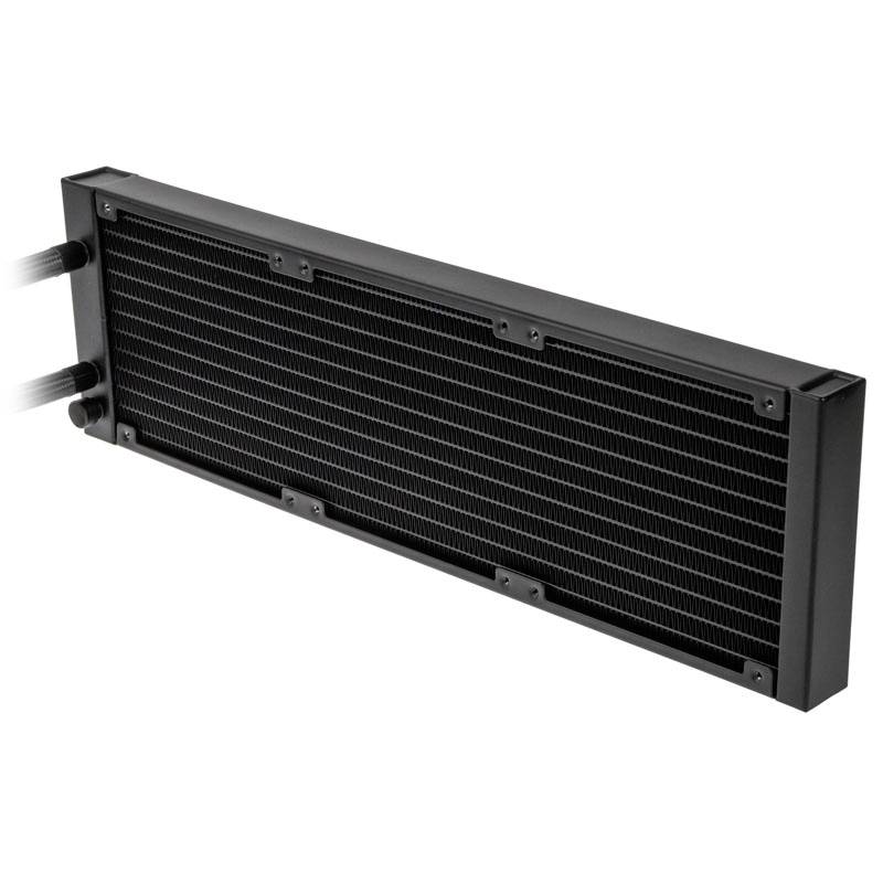Svart datorradiator med ventilationsöppningar och två anslutningar på sidan, avsedd för kylning i PC-system.