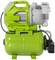 Grön vattenpump med trycktank, sidovy. Används för hushållsvattensystem för att reglera och öka vattentrycket.