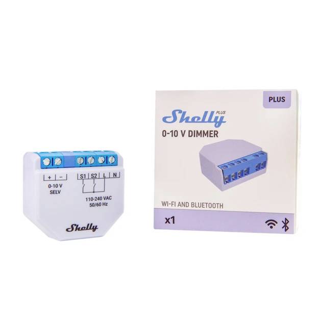 En 'Shelly Plus 0-10V Dimmer' i förpackningen. Dimmern är kompatibel med Wi-Fi och Bluetooth och stöder 110-240V och 0-10V SELV.