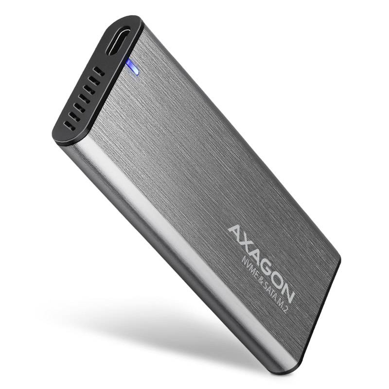Ett rektangulärt, silverfärgat hölje för hårddisk med påskriften 'AXAGON M.2 SATA' uppvisar en modern design med USB-C-anslutning.