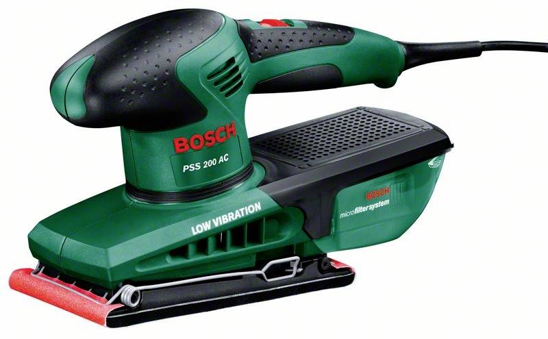 Grüner Bosch elektrisk slipmaskin, modell PSS 200 AC, med dammuppsamlingslåda och tryckt text 'LÅG VIBRATION'.