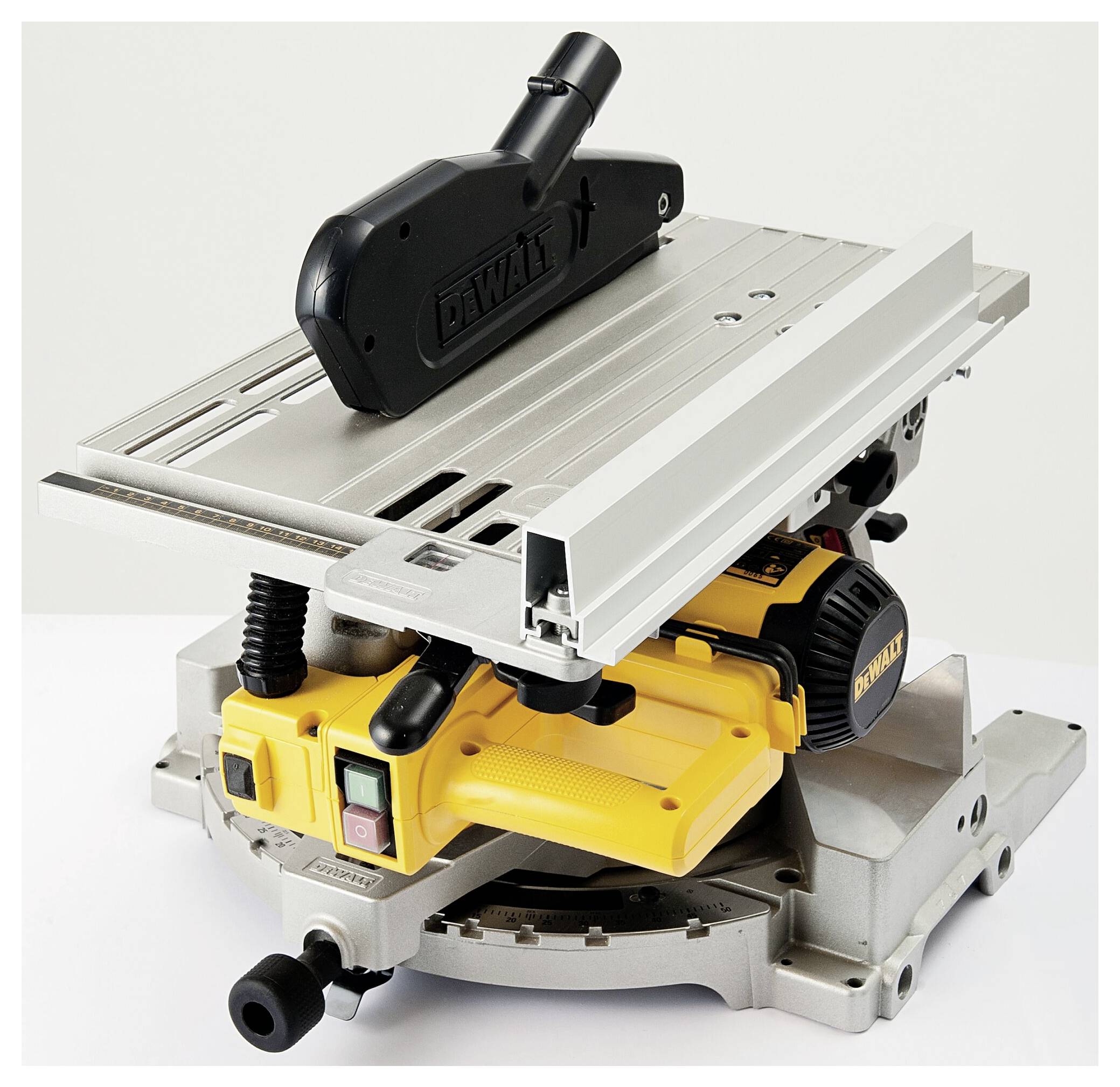 Kapsåg monterad på bord, med gult hölje och svart skydd. Lämplig för precisionsträskärning.