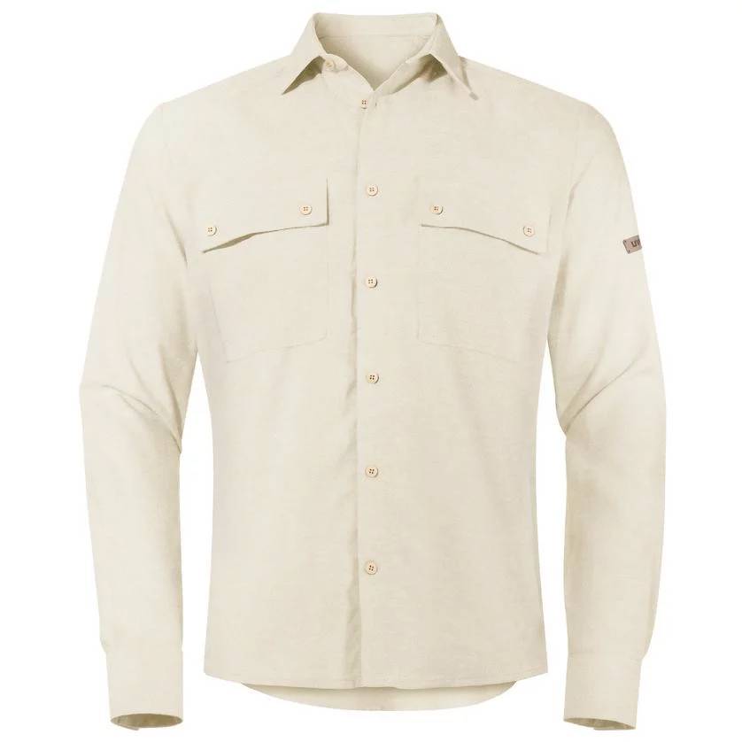 Beige långärmad skjorta med knapphål och två bröstfickor, lämplig för formella tillfällen eller avslappnad klädsel.