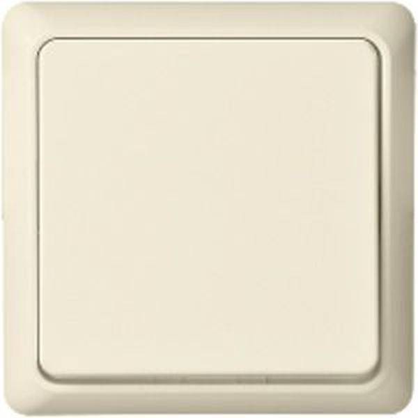 En beige strömbrytare i närbild på en vägg. Det är en enkel design utan synliga reglage.