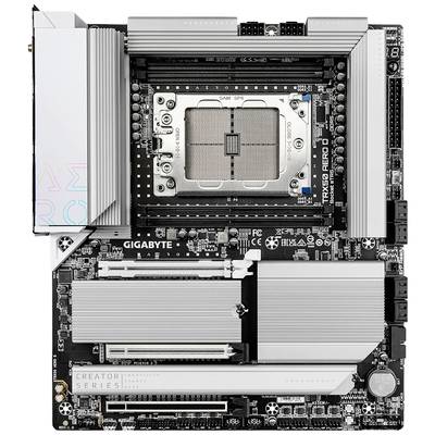 Ett moderkort med en sockel för processorer, flera kylflänsar och expansionsplatser. Varumärke 'GIGABYTE'.