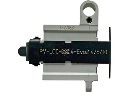 En komponent märkt med 'PV-LOC-MC4-Evo2 6/10', utrustad med kontakter och ett hål borrat längst upp till höger.