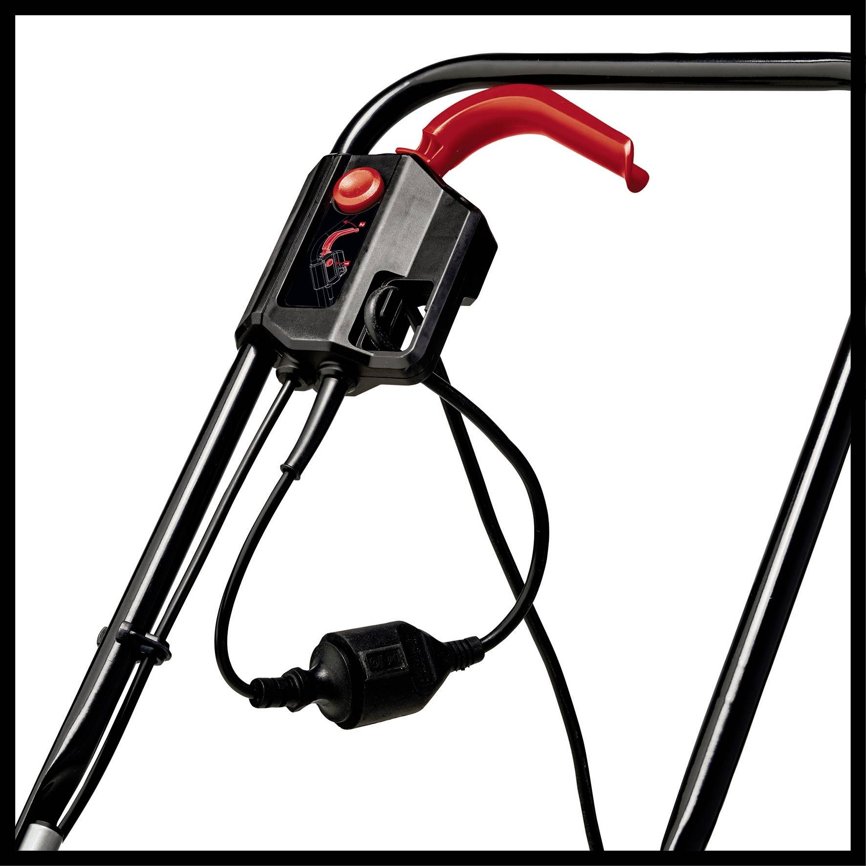 Ett grästrimmerhandtag med röd strömbrytare och kabel.