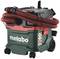 Metabo AS 36-18 L 20 PC-CC industriellt dammsugare. Röda och svarta slangar, grön stomme med olika anslutningar och fästen.