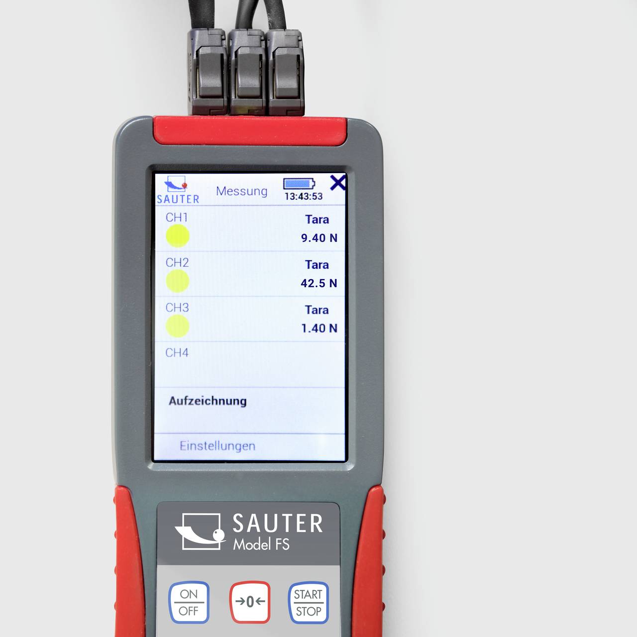 Ett elektriskt mätinstrument visar på en display mätningar för CH1 till CH4 med vikter från 9,40 N till 1,40 N.