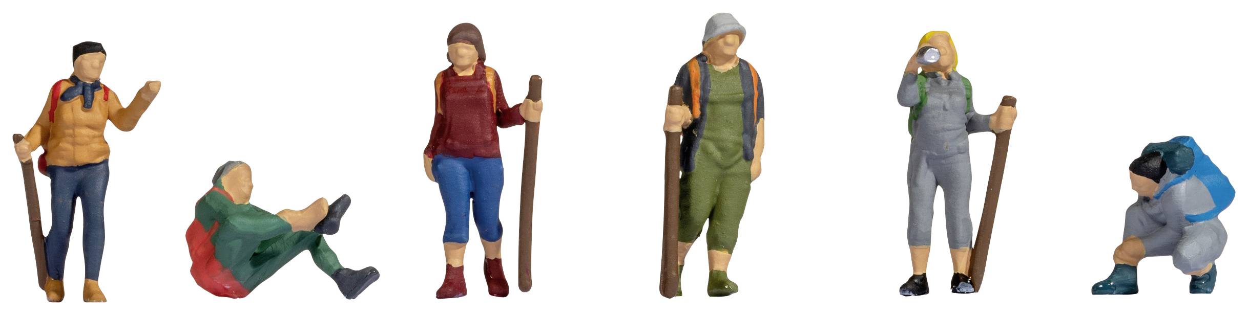 Sex miniatyrfigurer som vandrar, med ryggsäckar och vandringsstavar, varav en sitter och en dricker vatten.