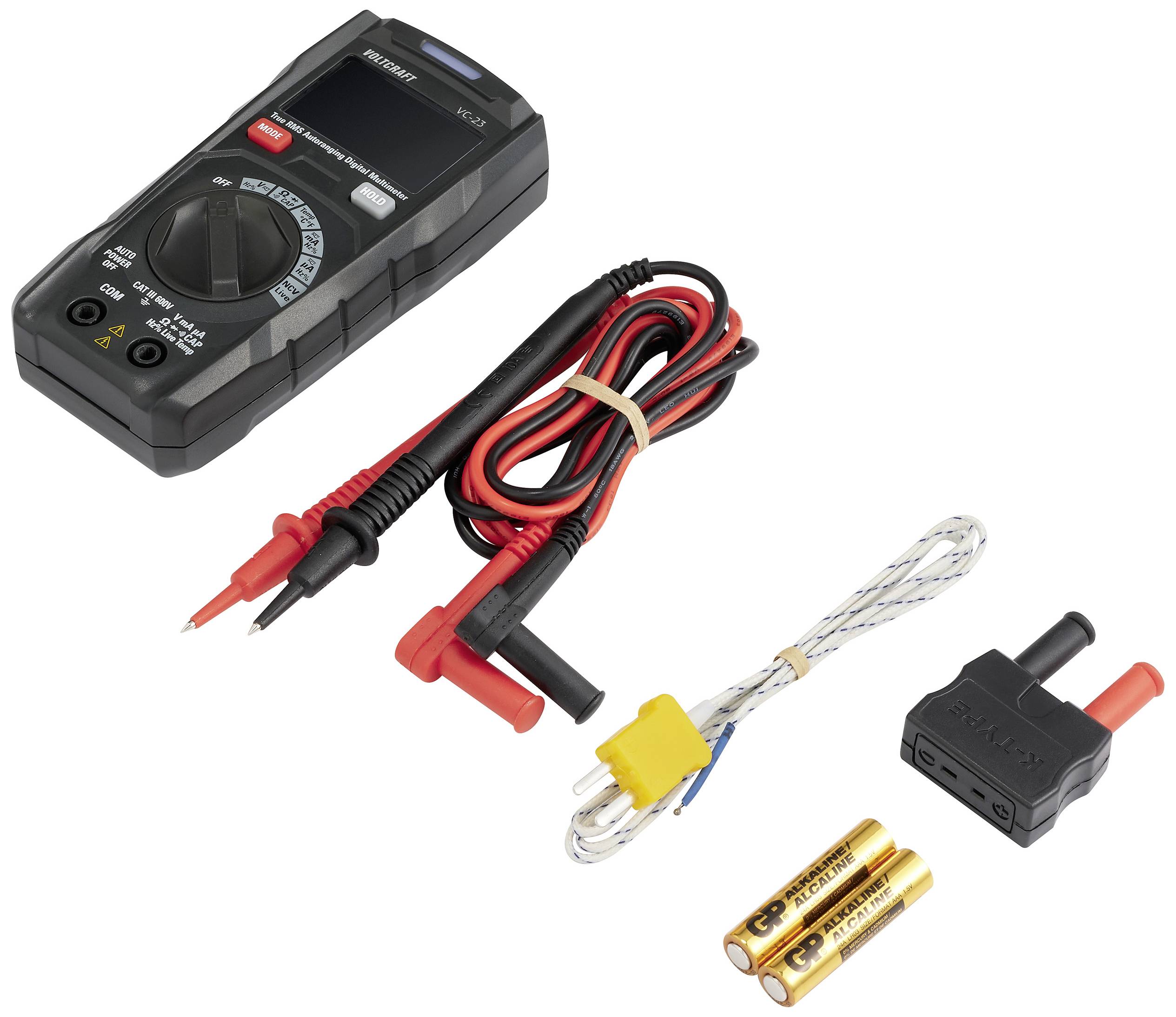 Multimeter med display och vridväljare, röda och svarta mätsladdar, termoelement, batteriadapter och två AA-batterier.